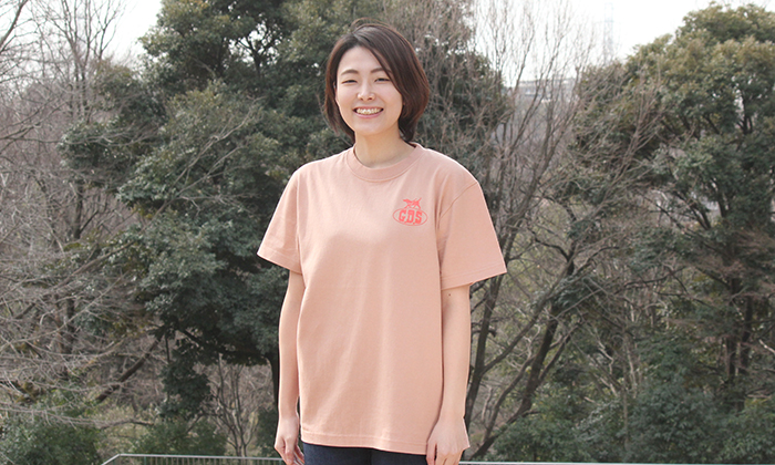 女性モデルの正面写真