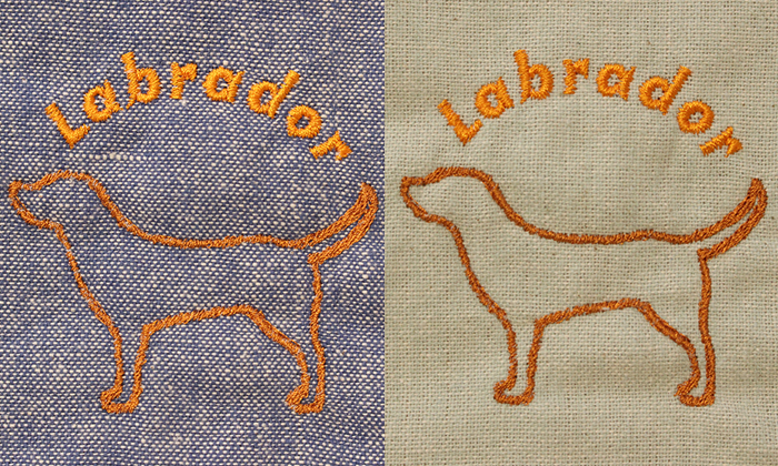 ラブラドールのマット2枚の刺繍アップ