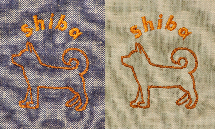 柴犬のマット2枚の刺繍アップ