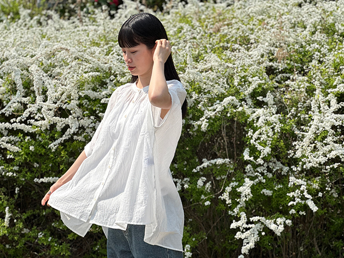 女性が着用した写真