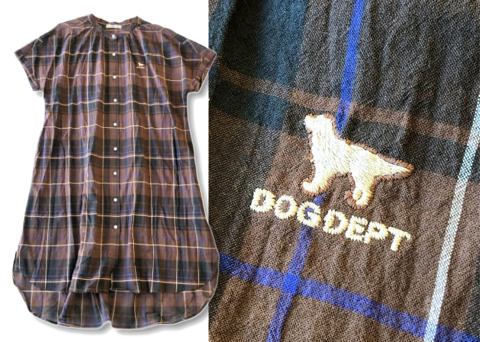 ブラウンチェックのシャツの全体とロゴ部分が並んでいる写真。ブルーの糸がポイント。犬の刺繍は白