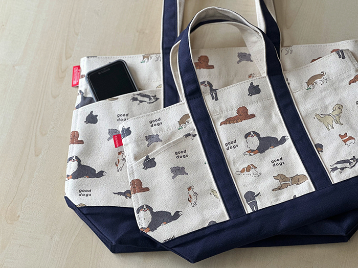 ２サイズのトートの外側のポケットの写真