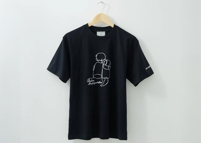 ブラックのTシャツ