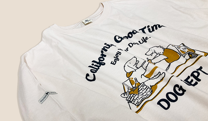 アイボリーのロンTの写真