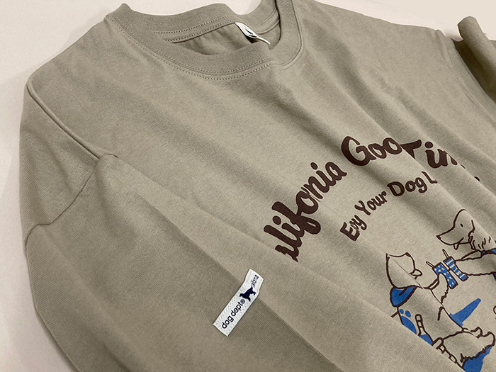 オリーブグリーンのロンTの写真