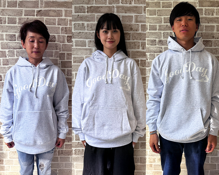 三人が並んで正面を向いているサイズごとの着用写真。