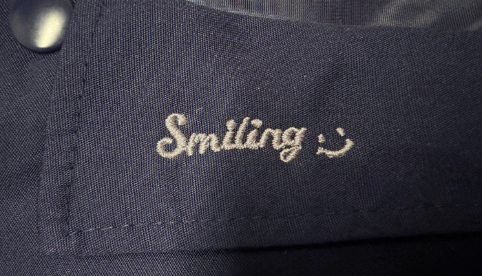 左襟に刺繍されているイラストの拡大イメージ画像