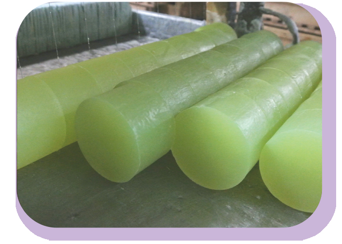 固化した石鹸を切断した写真