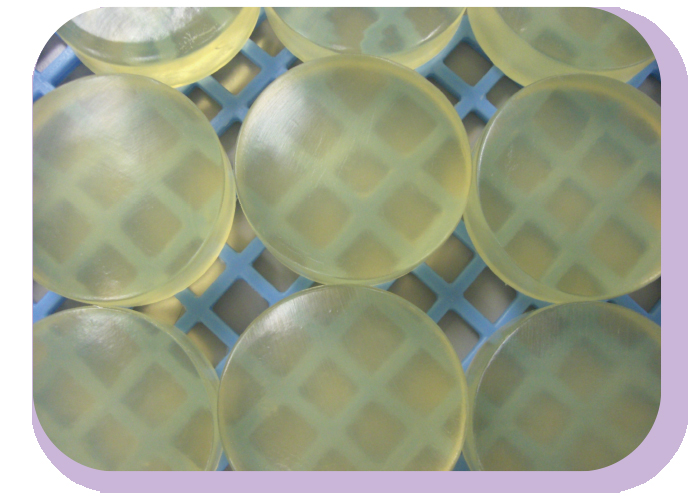 磨かれ透明感が出た石鹸の写真