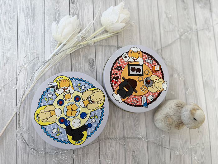 ２種の缶が並んでいる写真