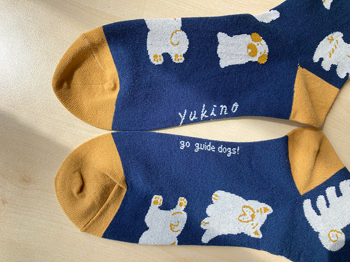 足裏のロゴの写真