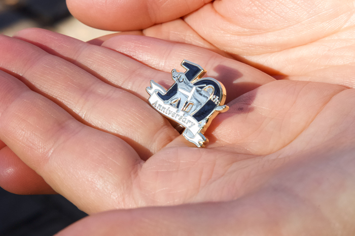 手のひらに乗せている写真