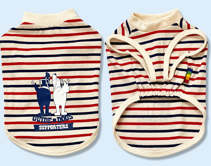 トリコロールカラーはアイボリーを基調とし赤と紺のストライプ。タグは虹色で可愛い。