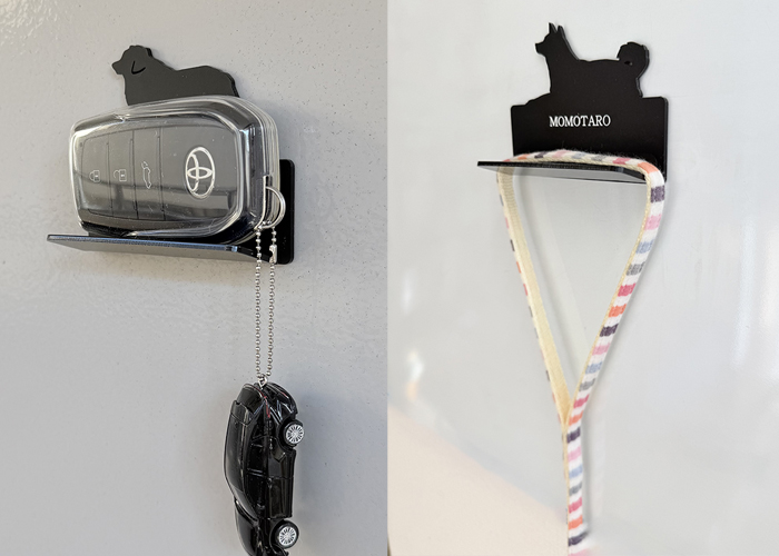 ハンコ置きの他にも車のキーや犬のリードフックとして使用している写真