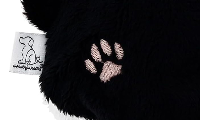 裏側には可愛い肉球の刺繍入り