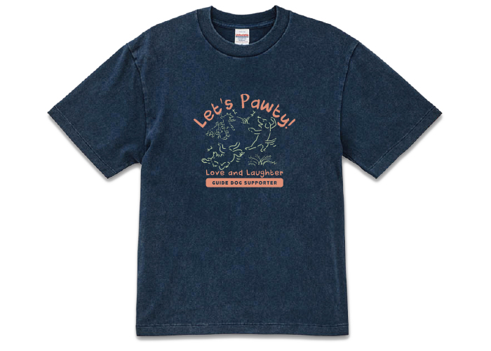 フェードネイビーのTシャツにはイラストは若草色、文字はサーモンピンクのプリント